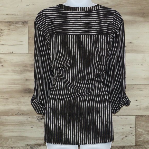 Croft & Barrow* Women's Long Tab Sleeve Button Down Curved Hem Blouse~ Size‎ XL - Picture 2 of 10